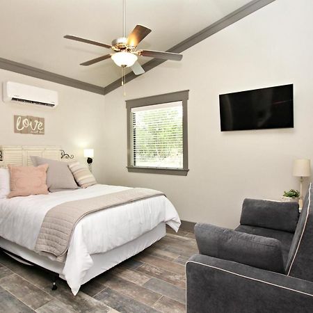 Green Acres Cottages - Wimberley Suite エクステリア 写真